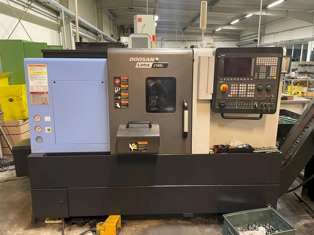 Makine Doosan Lynx 2100LB - Önden görünüm