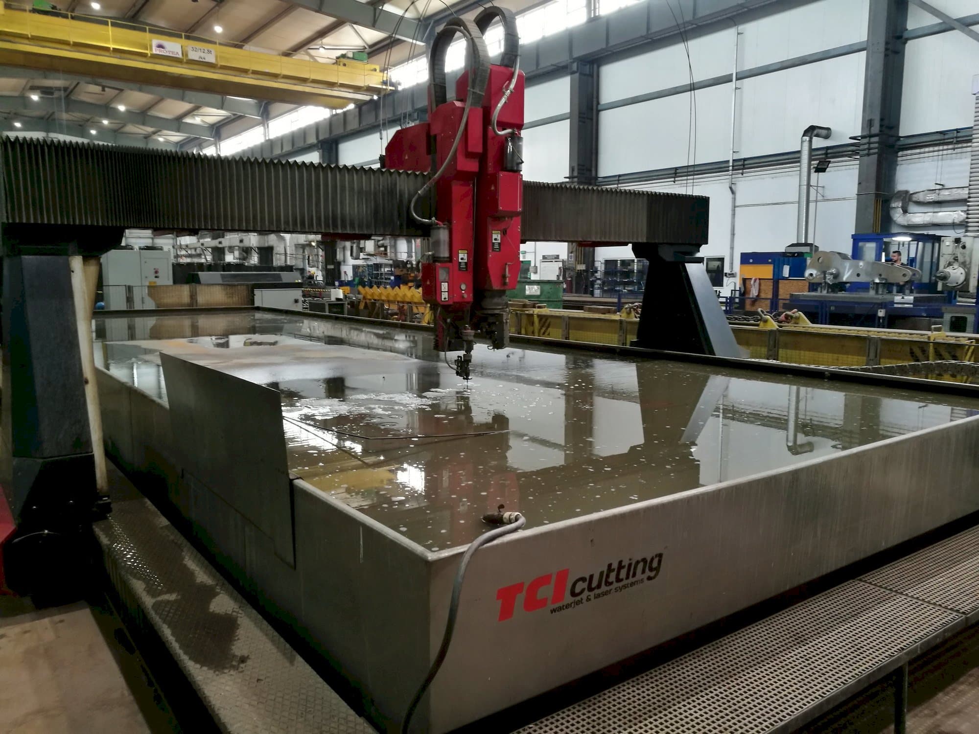 Makine  TCI BP-H 30120-1 - Önden görünüm