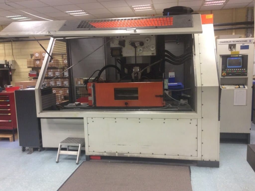 Makine CHARMILLES Robofil 4020 SI - Önden görünüm