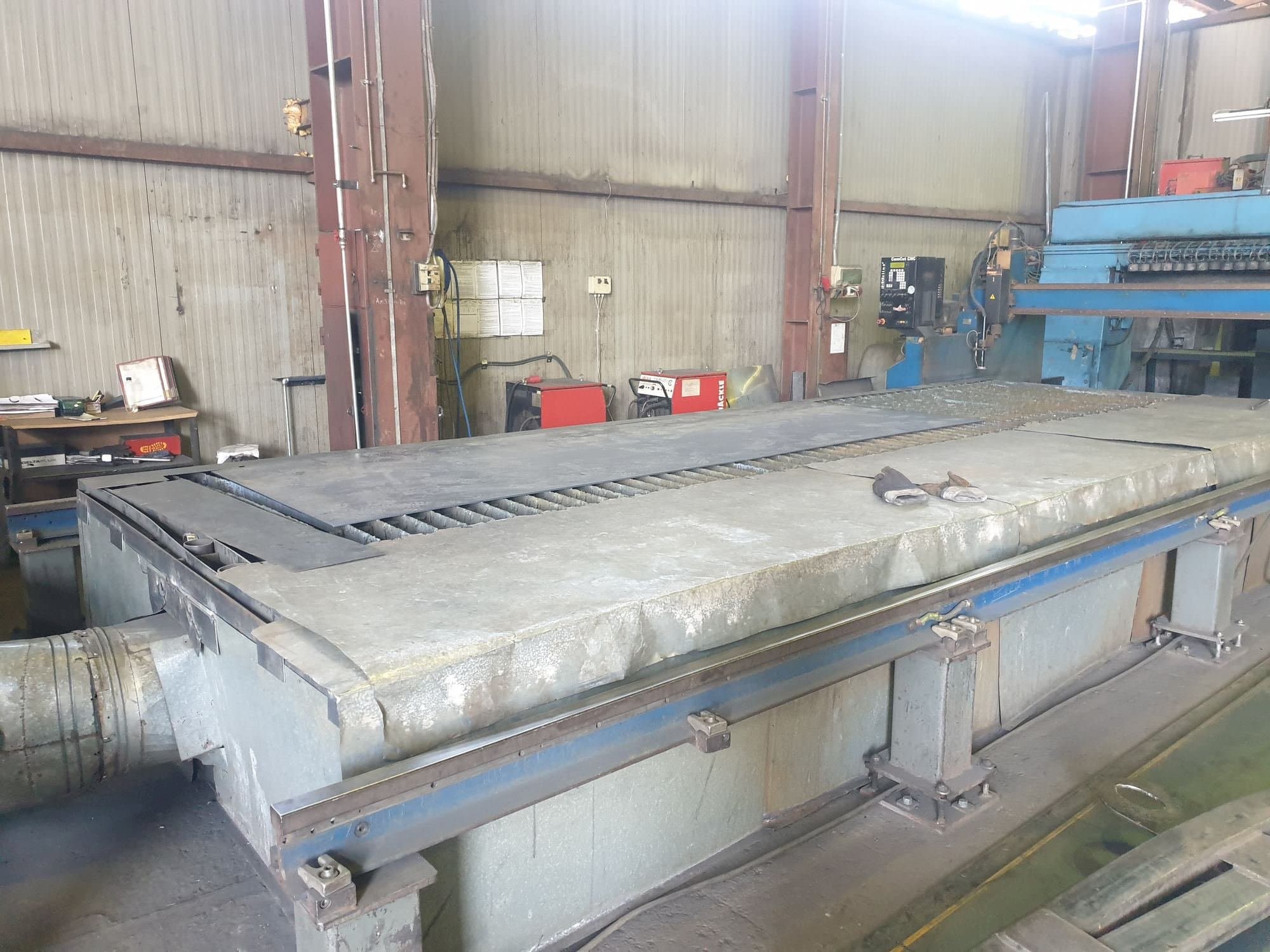 Makine  Messer OMNICUT - Önden görünüm