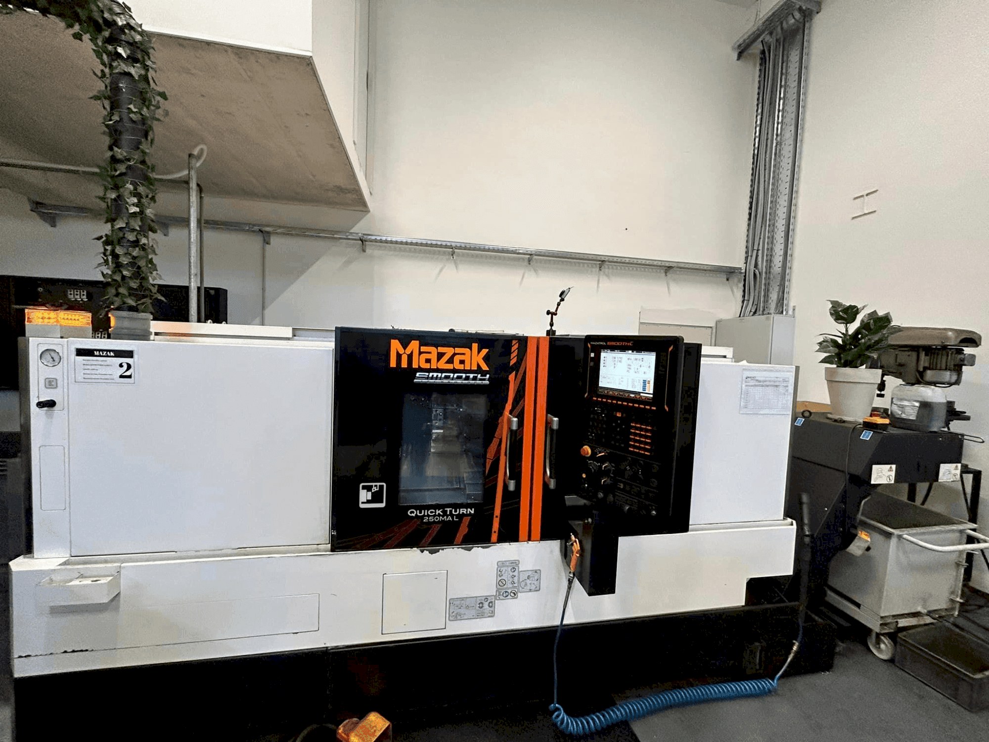 Makine Mazak QuickTurn 250MA L - Önden görünüm