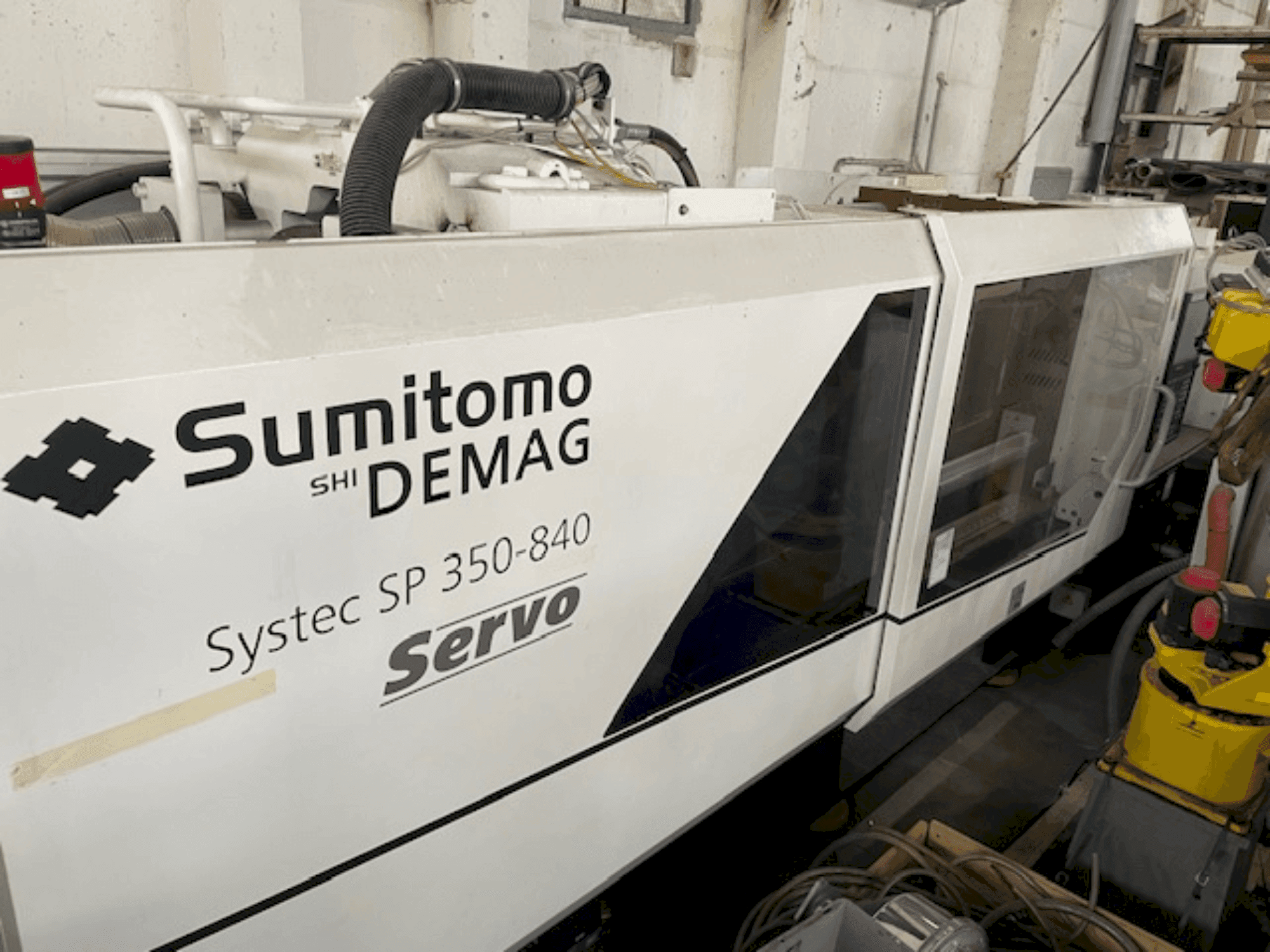 Makine SUMITOMO SHI DEMAG Systec SP 350/720-840 - Önden görünüm