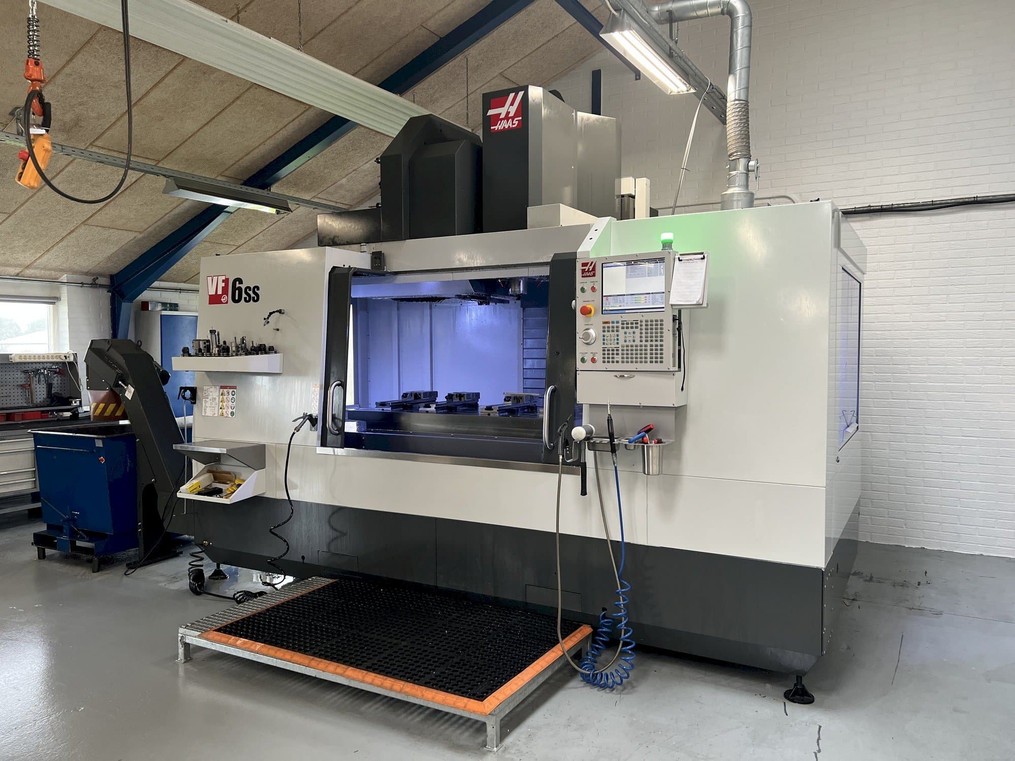 Makine HAAS VF6-SS - Önden görünüm