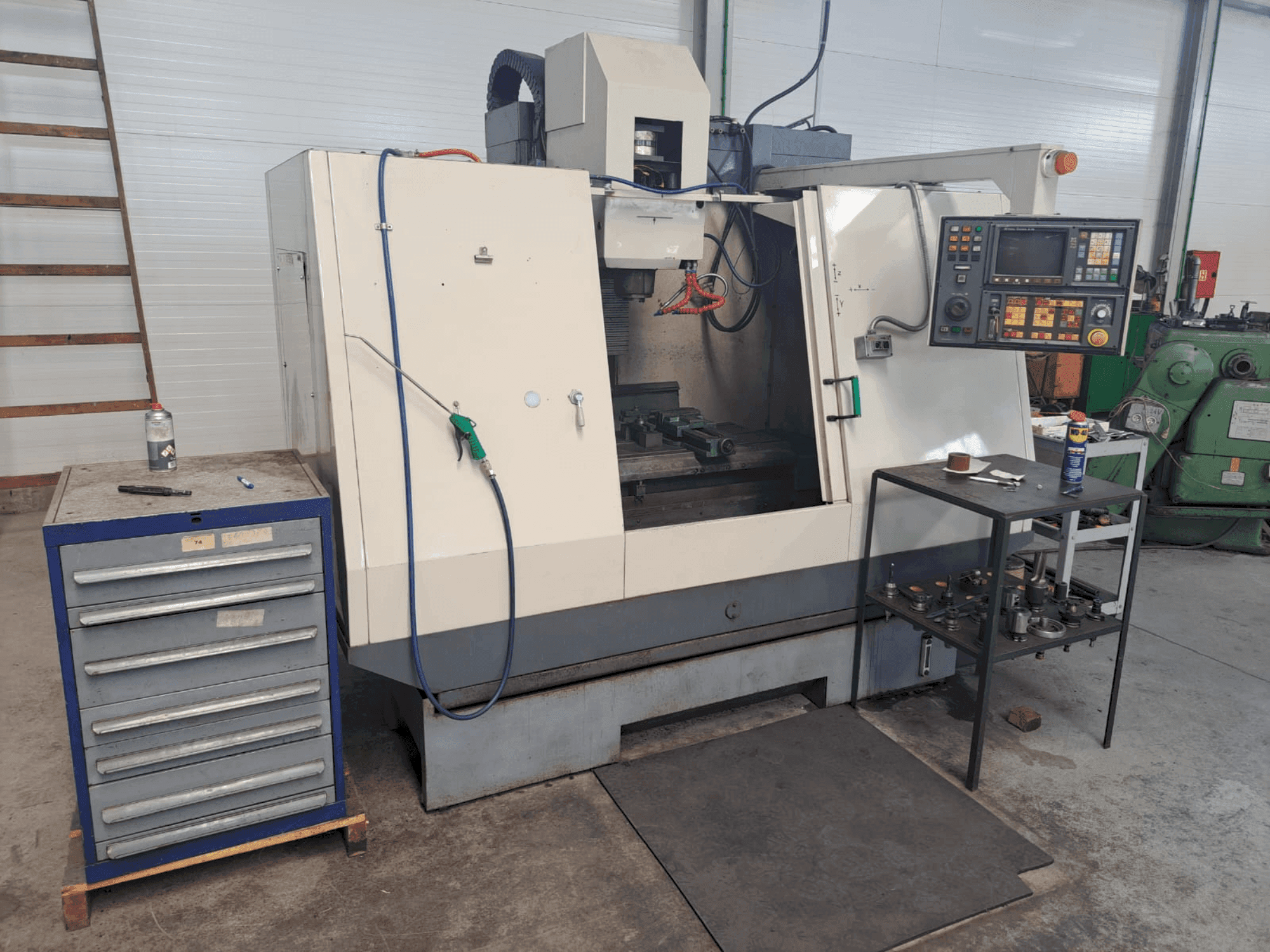 Makine Cincinnati Sabre - Önden görünüm