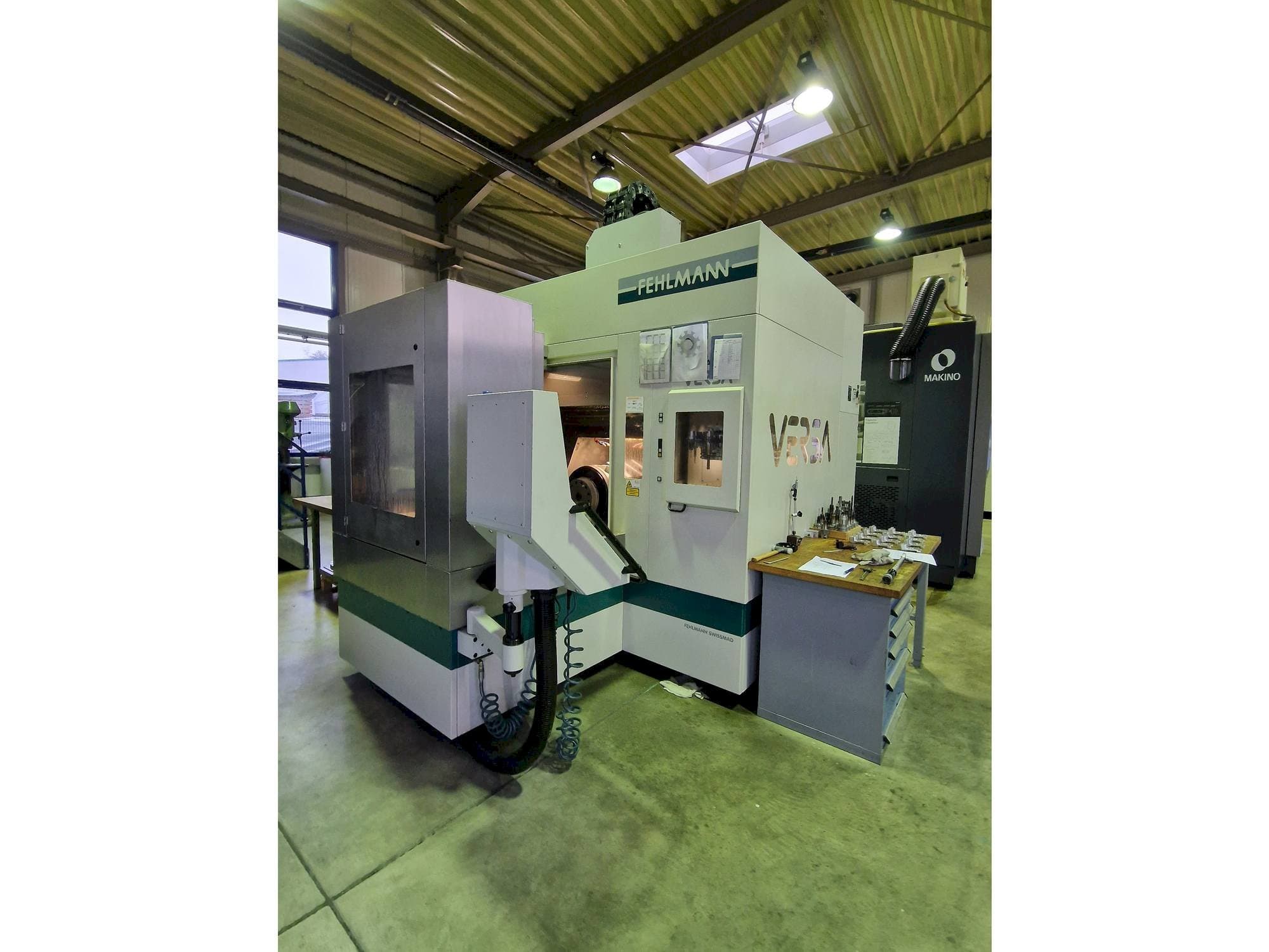 Makine FEHLMANN Versa P825 - Önden görünüm