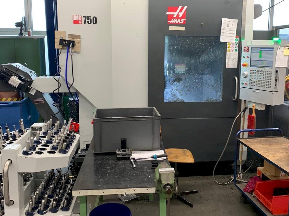 Makine HAAS UMC - 750 - Önden görünüm