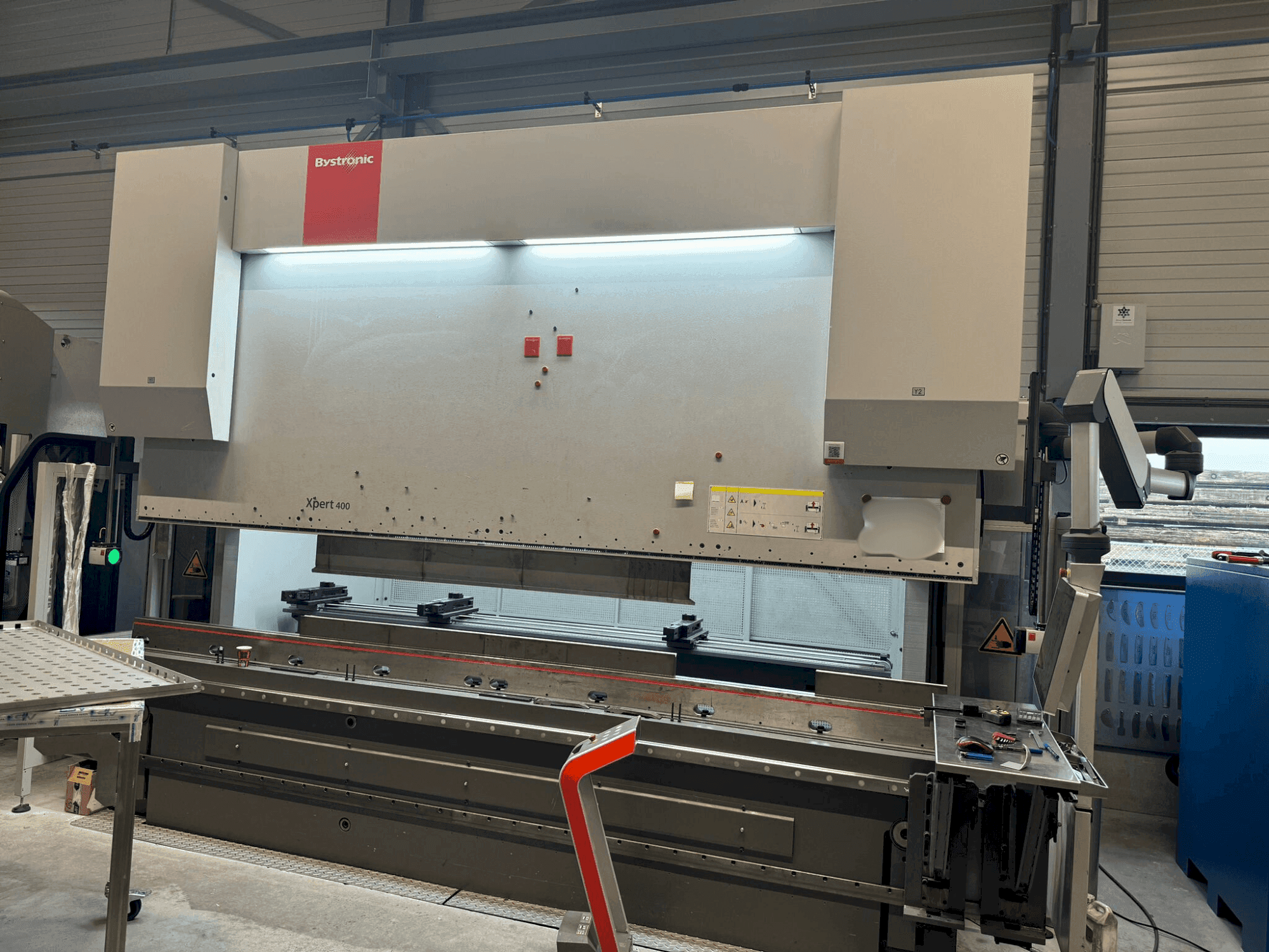 Makine  Bystronic Xpert 400/4100 - Önden görünüm