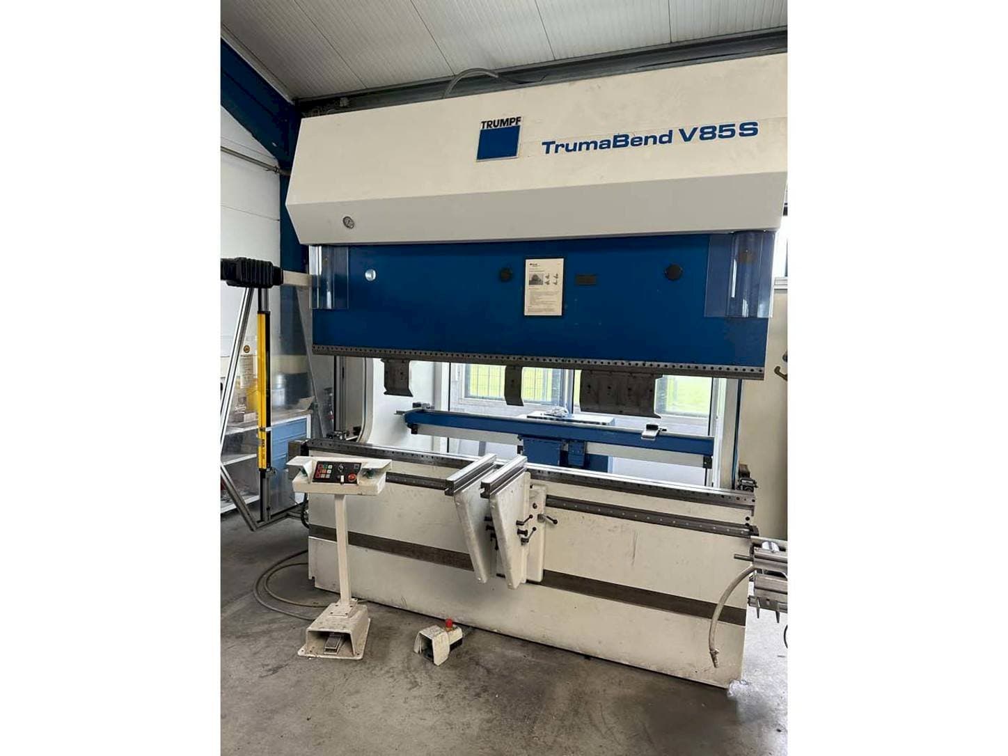 Makine Trumpf TrumaBend V85S - Önden görünüm