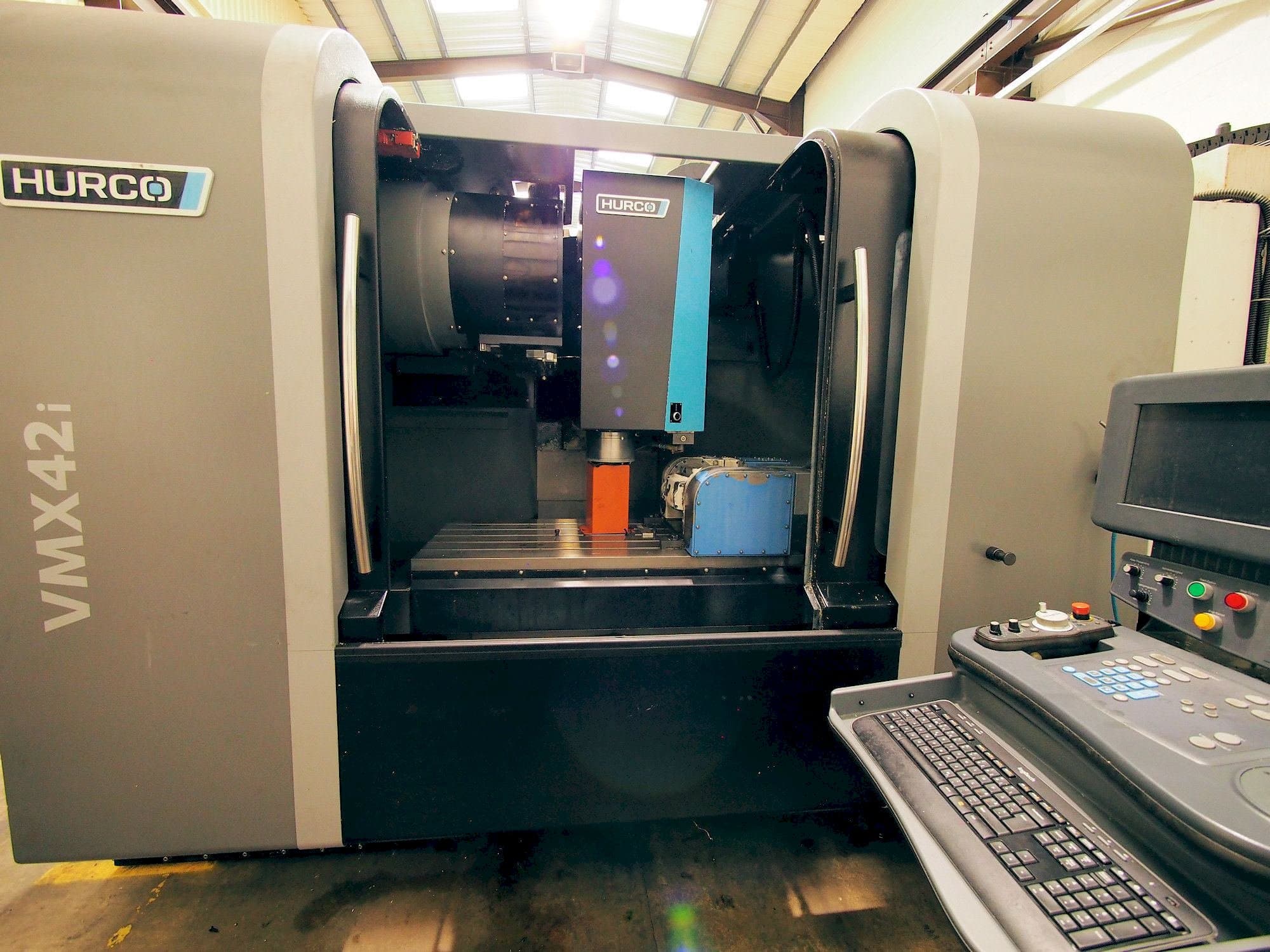 Makine Hurco VMX 42i - Önden görünüm