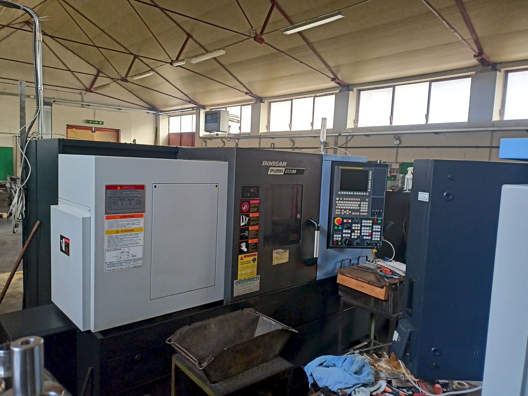 Makine DOOSAN Puma GT2100 - Önden görünüm