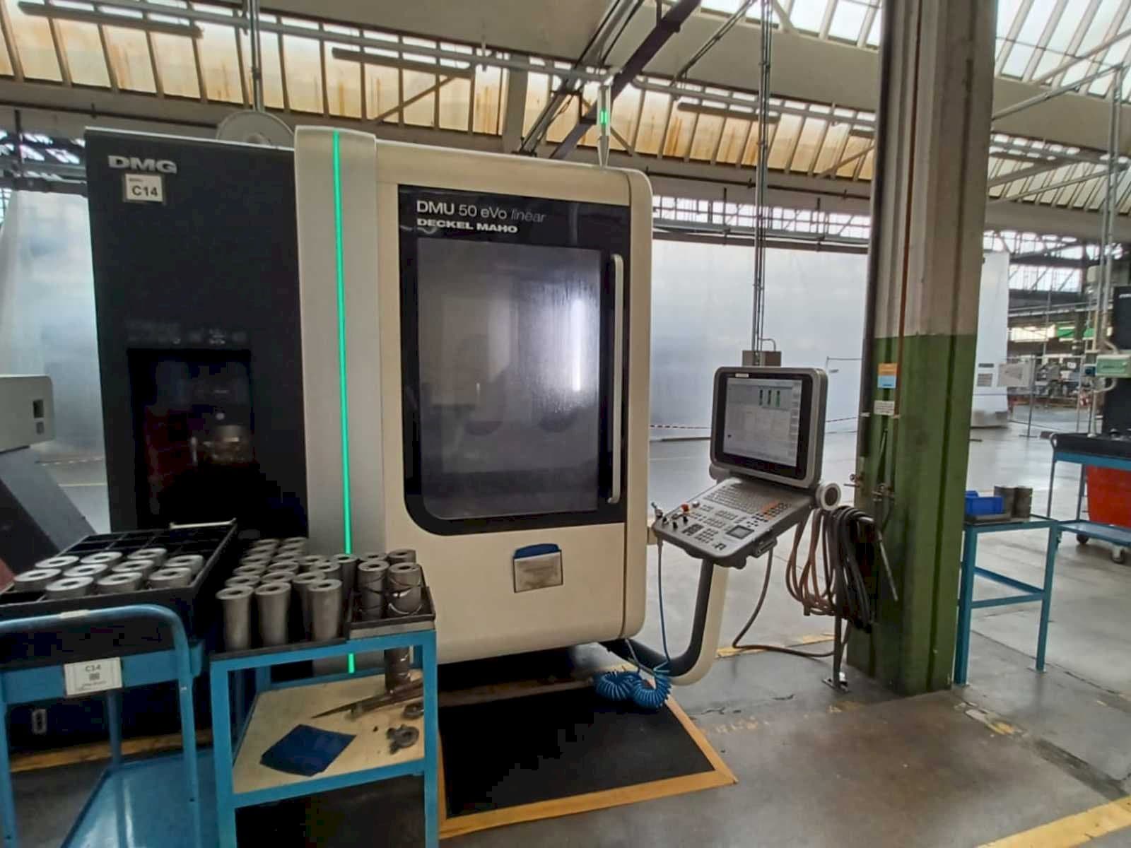 Makine  DMG DMU 50 evo linear - Önden görünüm