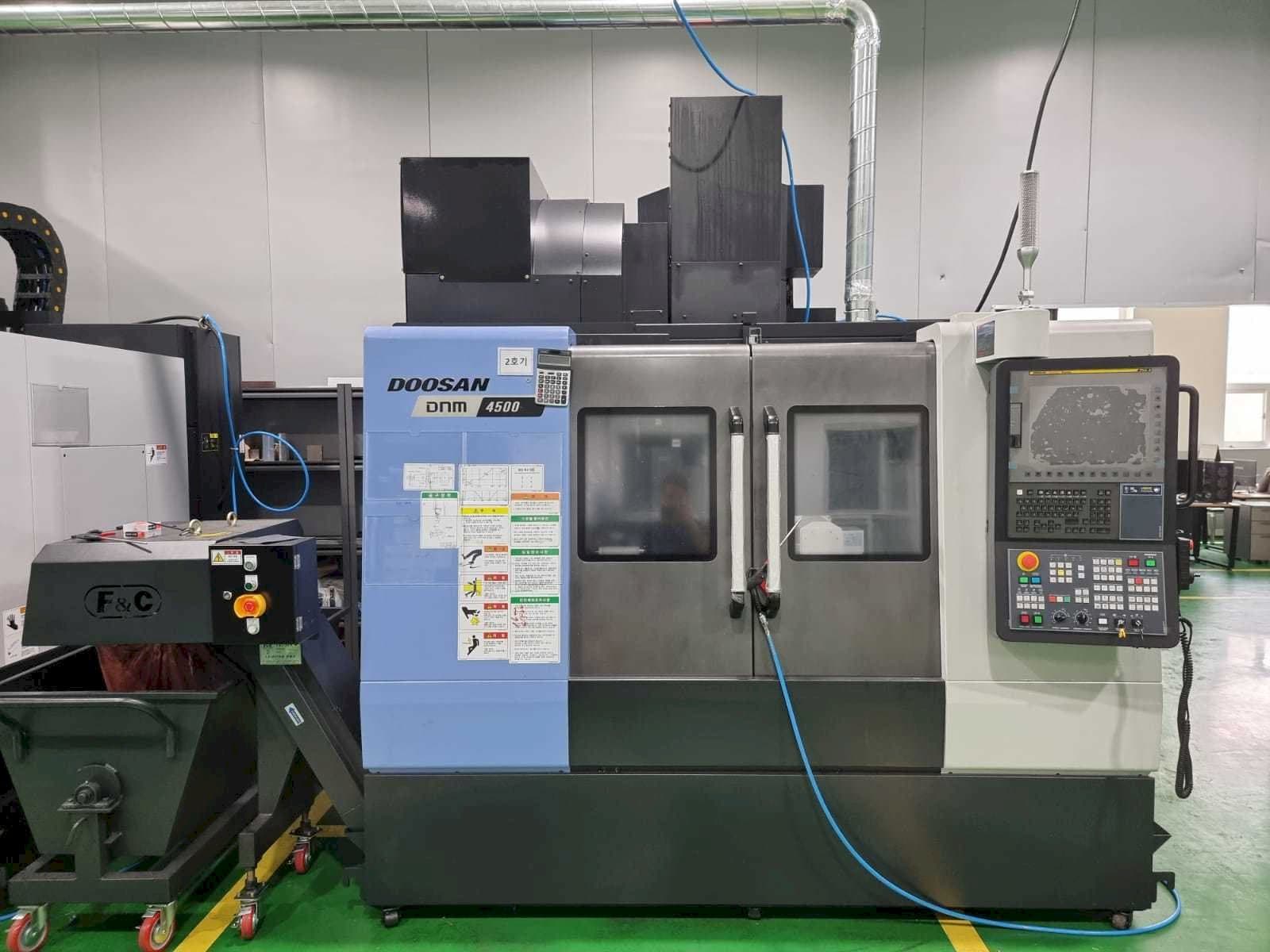 Makine Doosan DNM 4500 - Önden görünüm