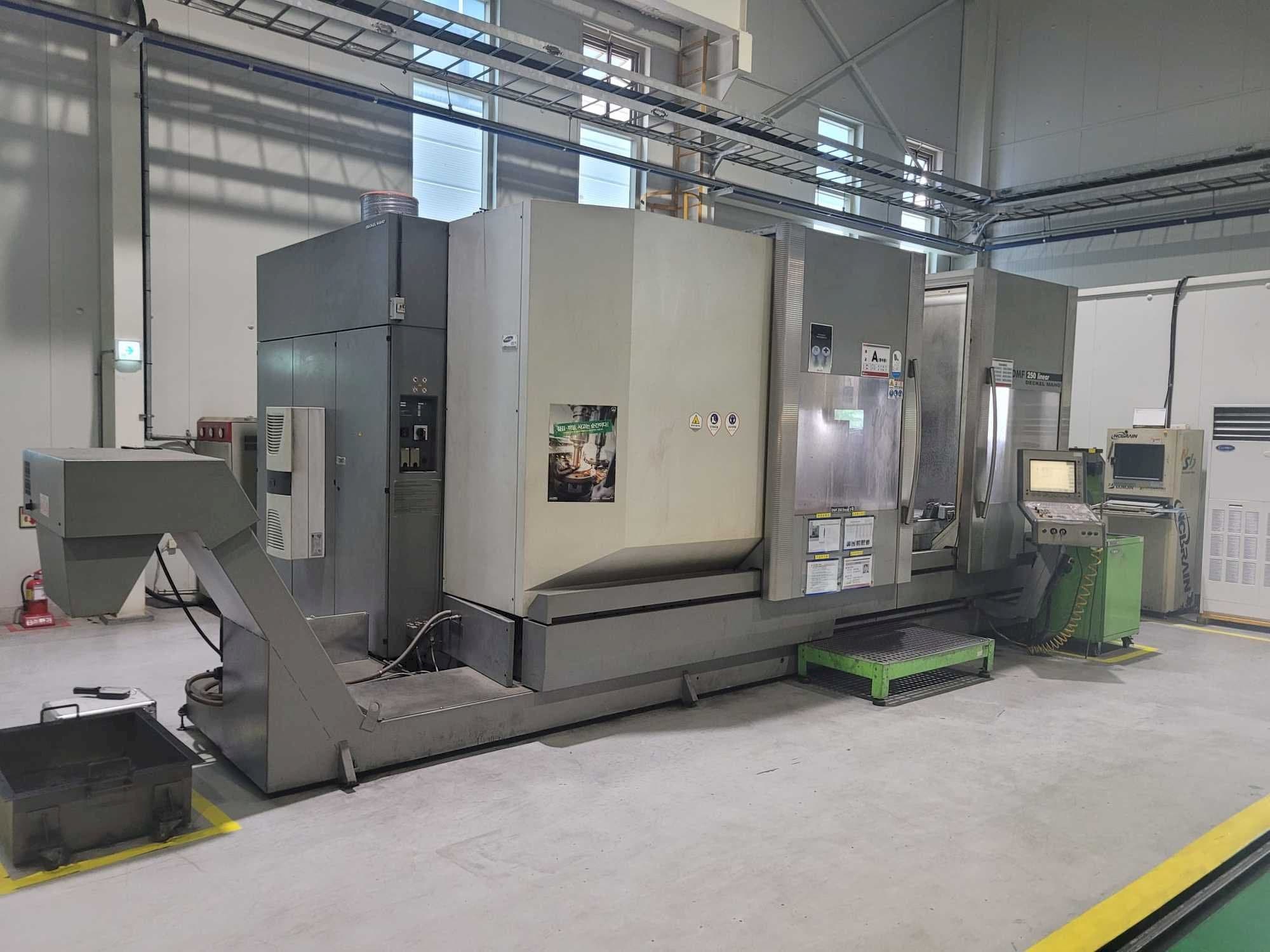 Makine DECKEL MAHO DMF 250 linear - Sol taraftaki görüntü