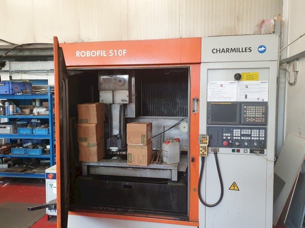 Makine CHARMILLES Robofil 510F - Önden görünüm