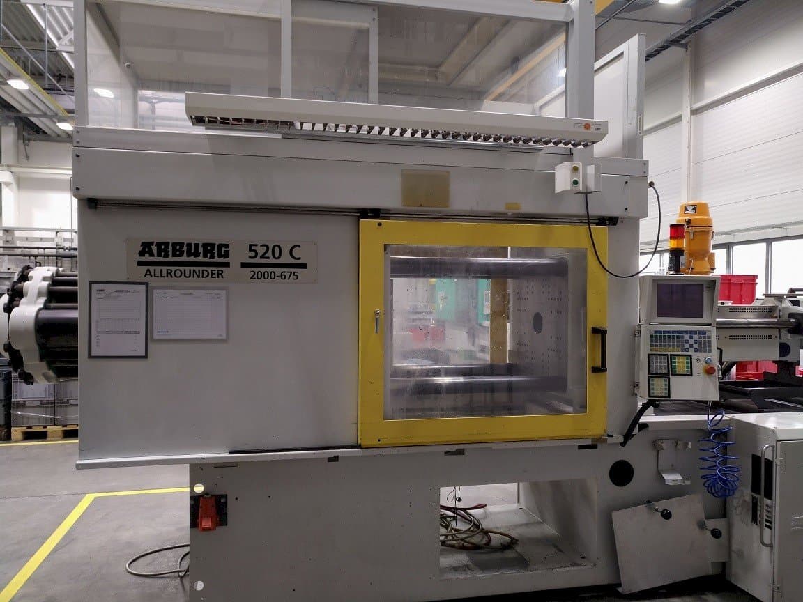 Makine Arburg 520 C 2000–675 - Önden görünüm