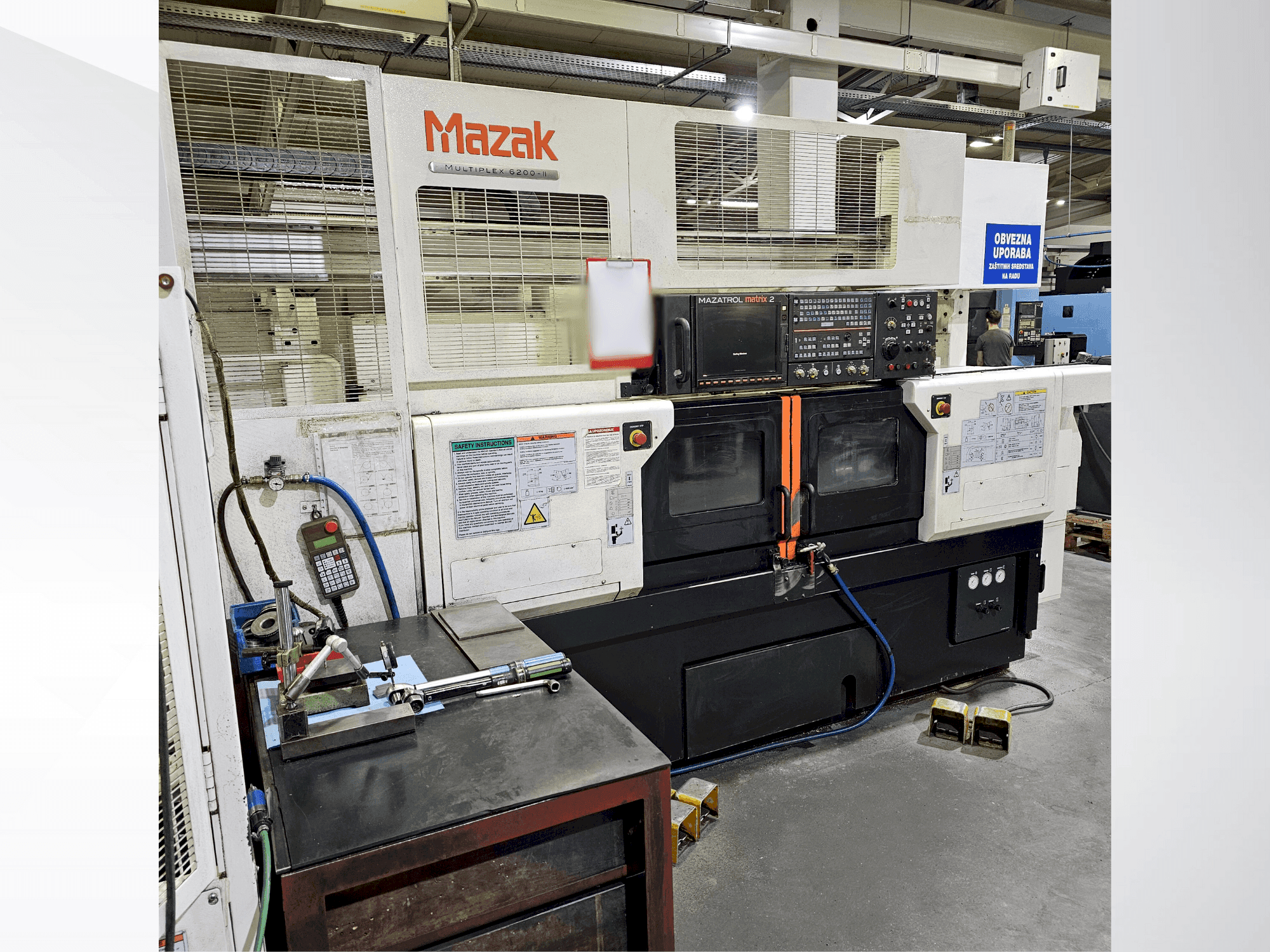 Makine  Mazak Multiplex 6200II - Önden görünüm