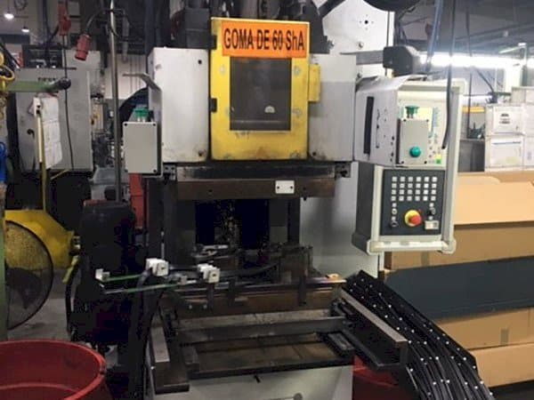 Makine Kloeckner Desma 956.050 Z0 - Önden görünüm