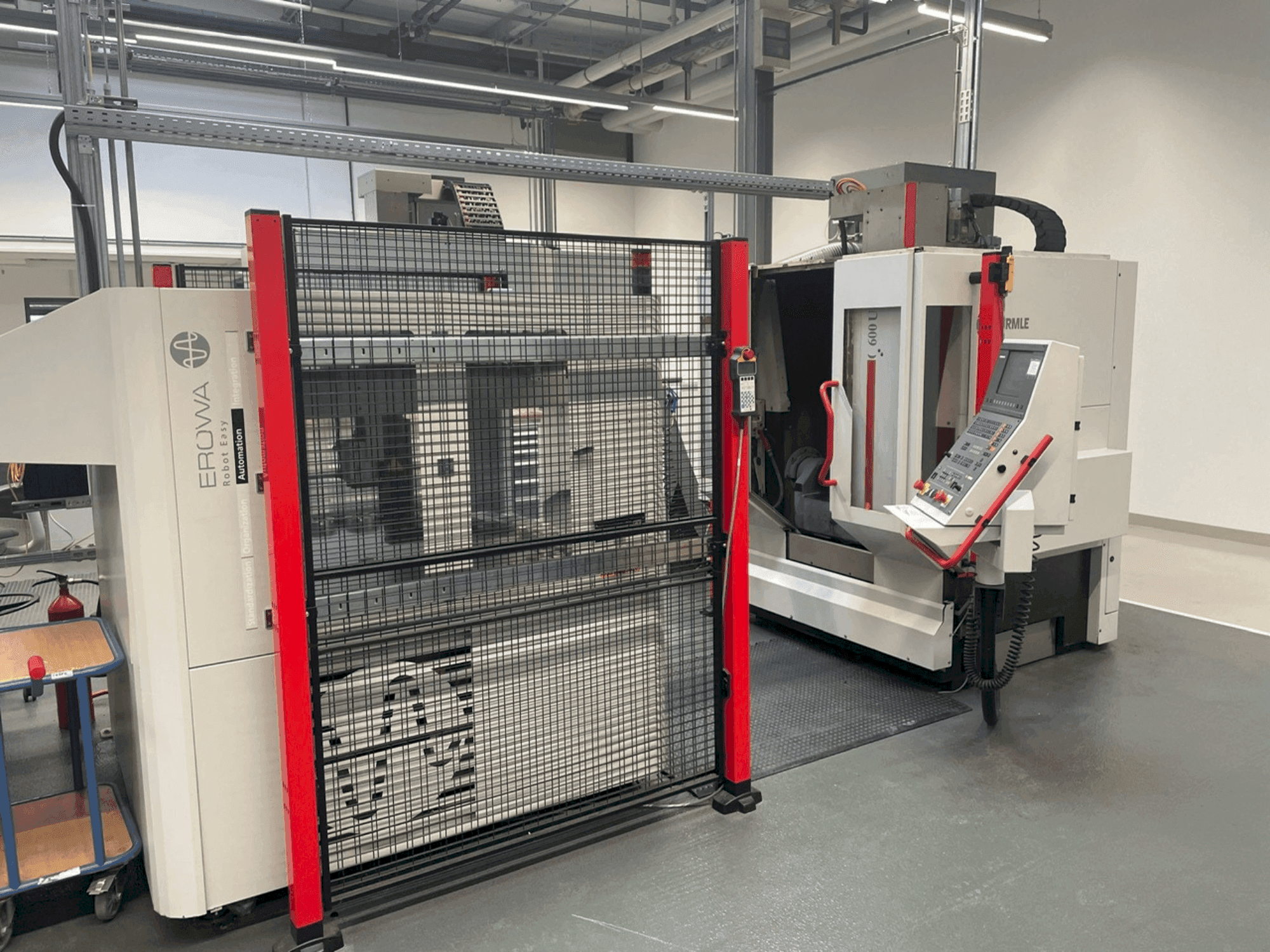 Makine HERMLE C 600-U + EROWA Robot easy automation - Önden görünüm