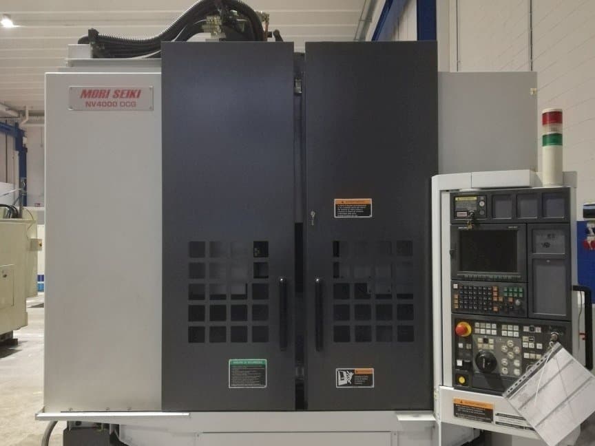 Makine MORI SEIKI NV 4000 DCG - Önden görünüm