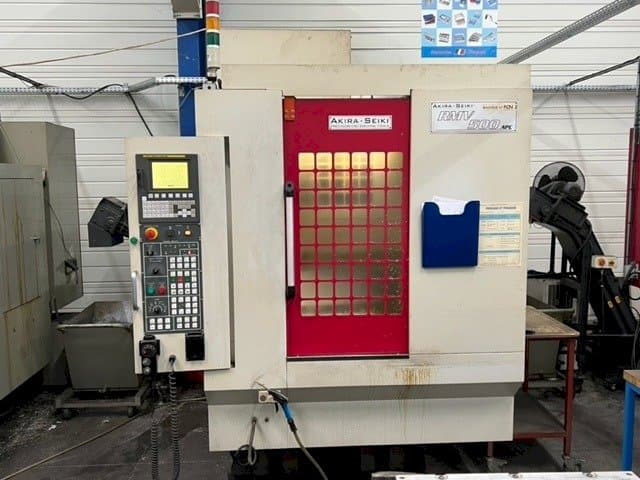 Makine Akira Seiki RMV500 APC - Önden görünüm