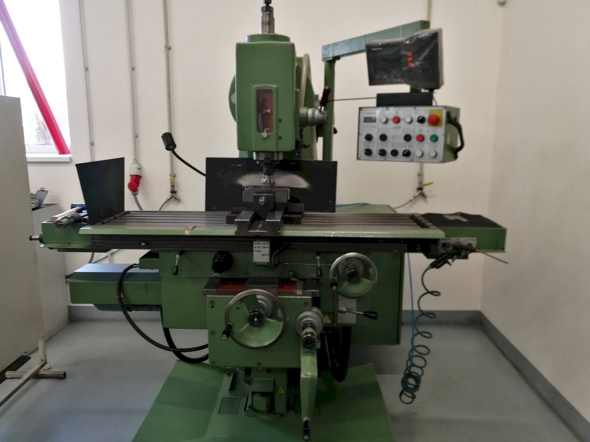 Makine TOS FGV 32 - Önden görünüm