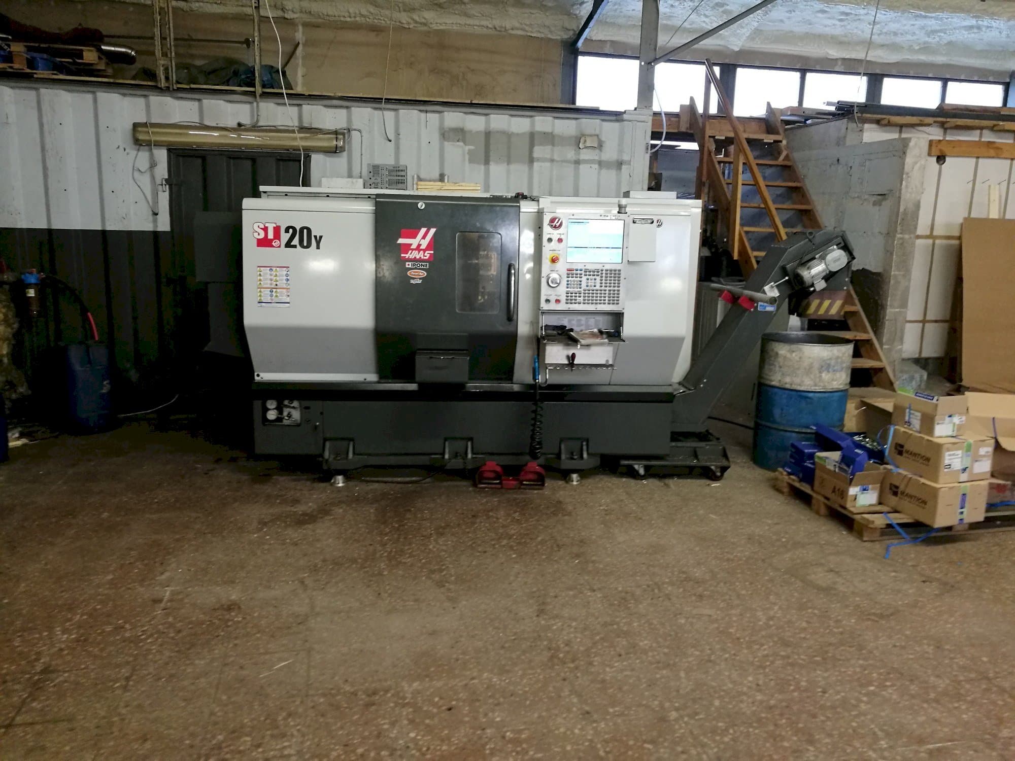 Makine HAAS ST20Y - Önden görünüm