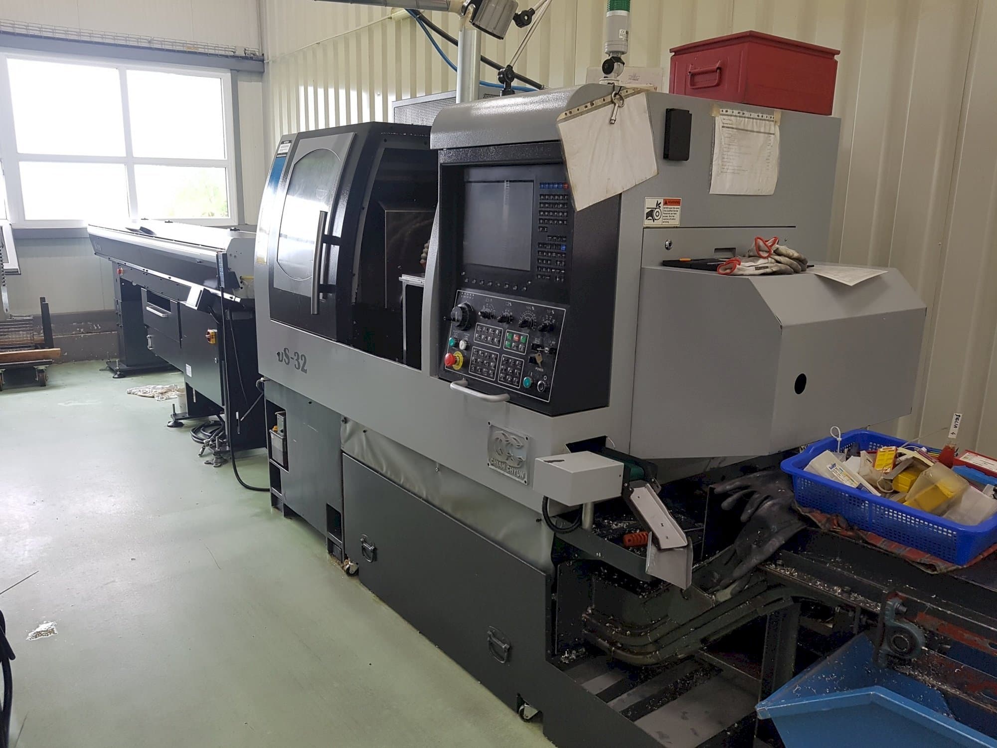 Makine Chiah-Chyun CDS-32 - Önden görünüm