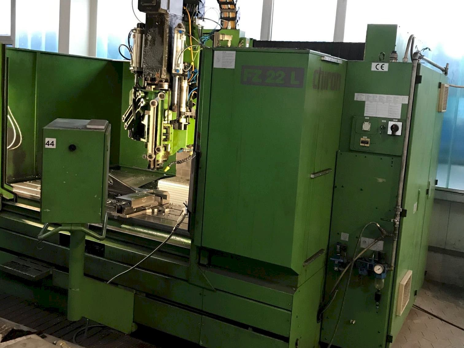 Makine  CHIRON FZ 22 L - Önden görünüm