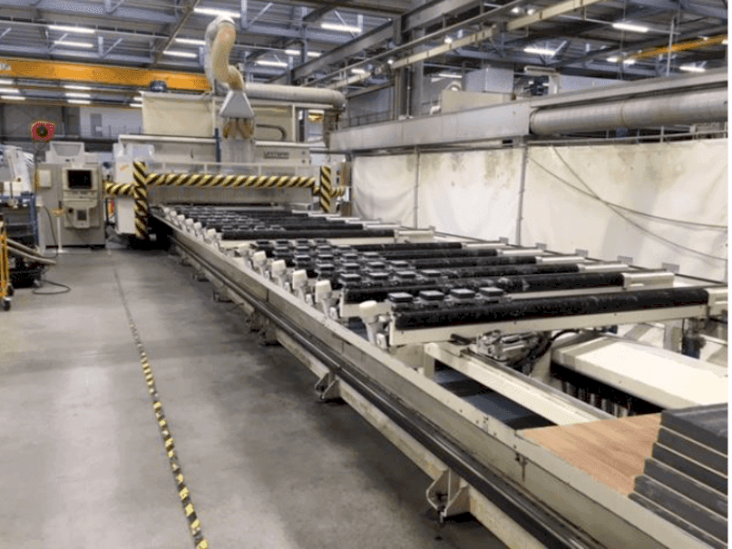 Makine Uniteam 5 achs - Sol taraftaki görüntü