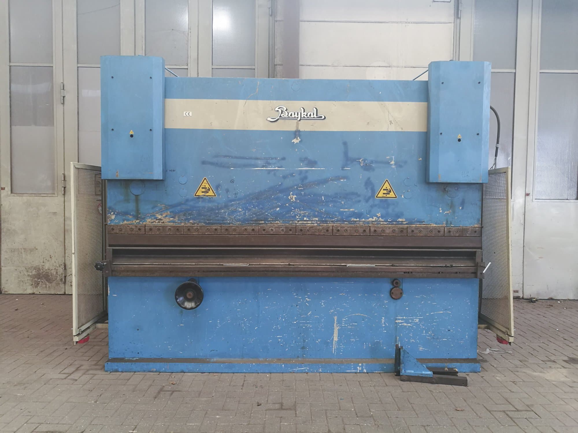 Makine Baykal - Önden görünüm APH 3112x220