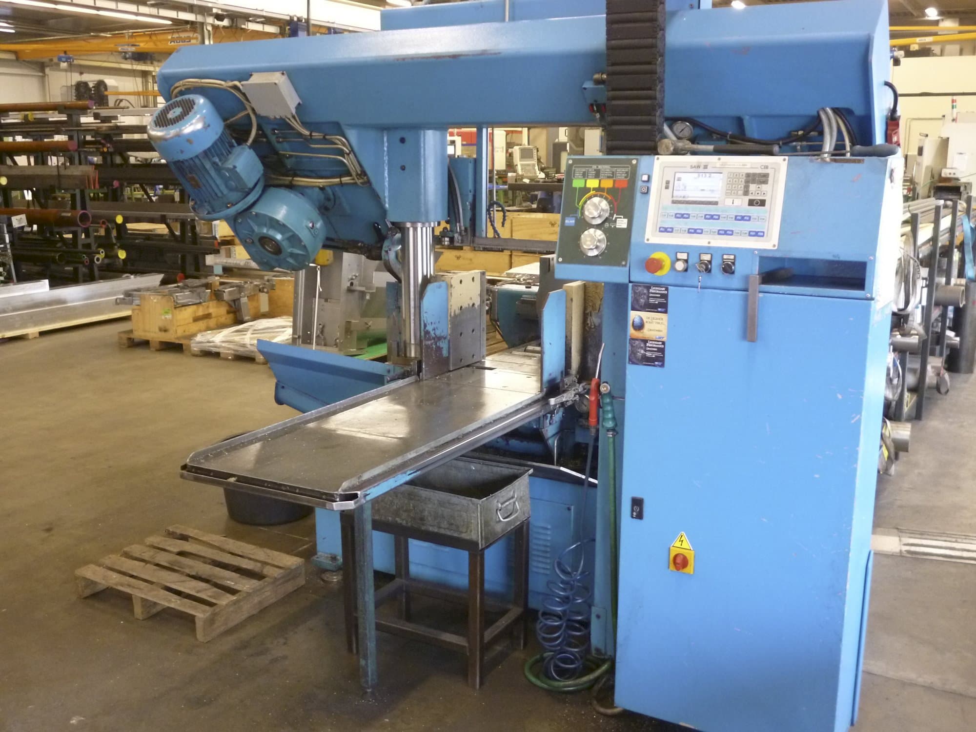 Makine  DoALL - Önden görünüm 450