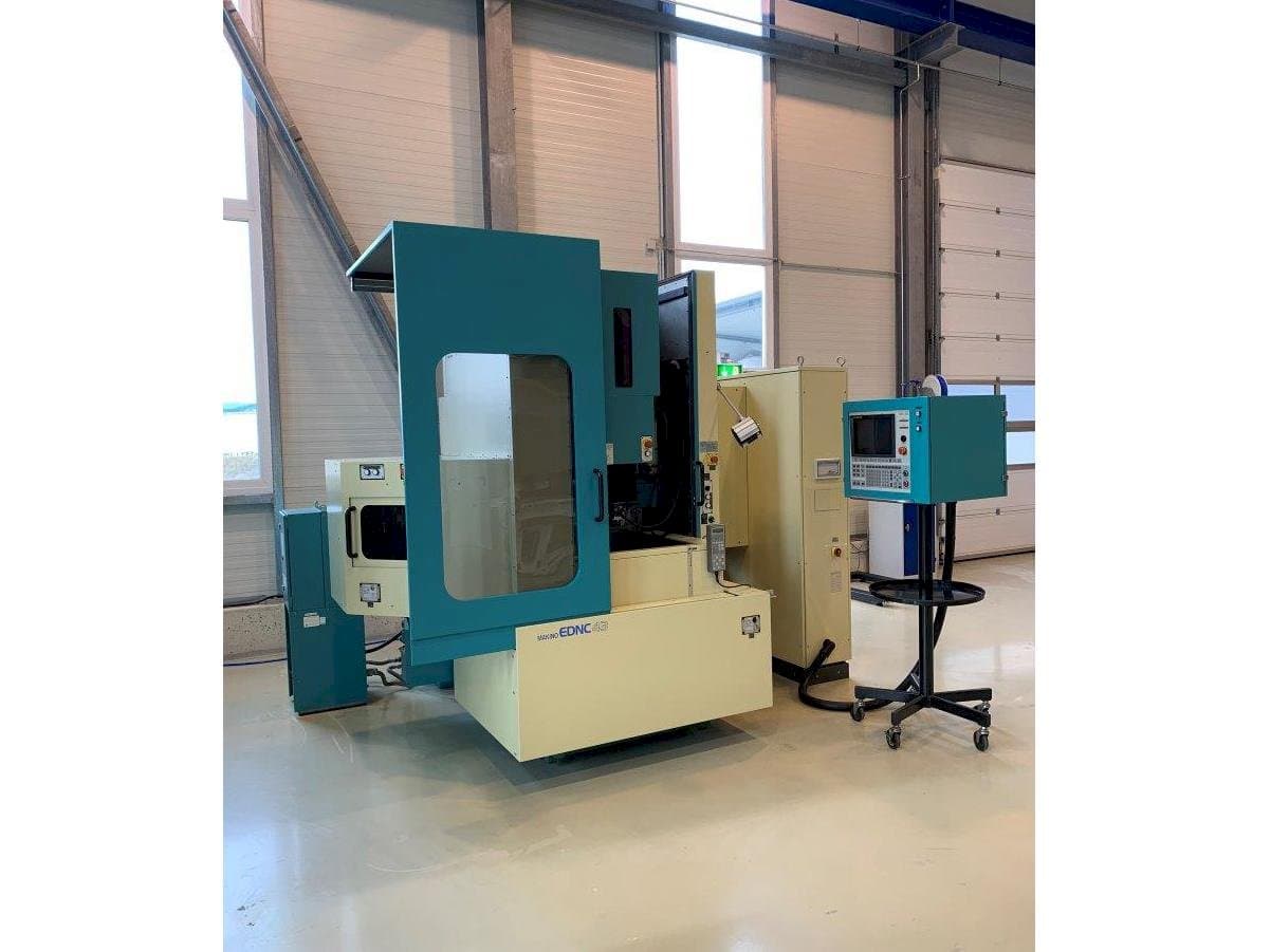 Makine Makino EDNC43 - Önden görünüm