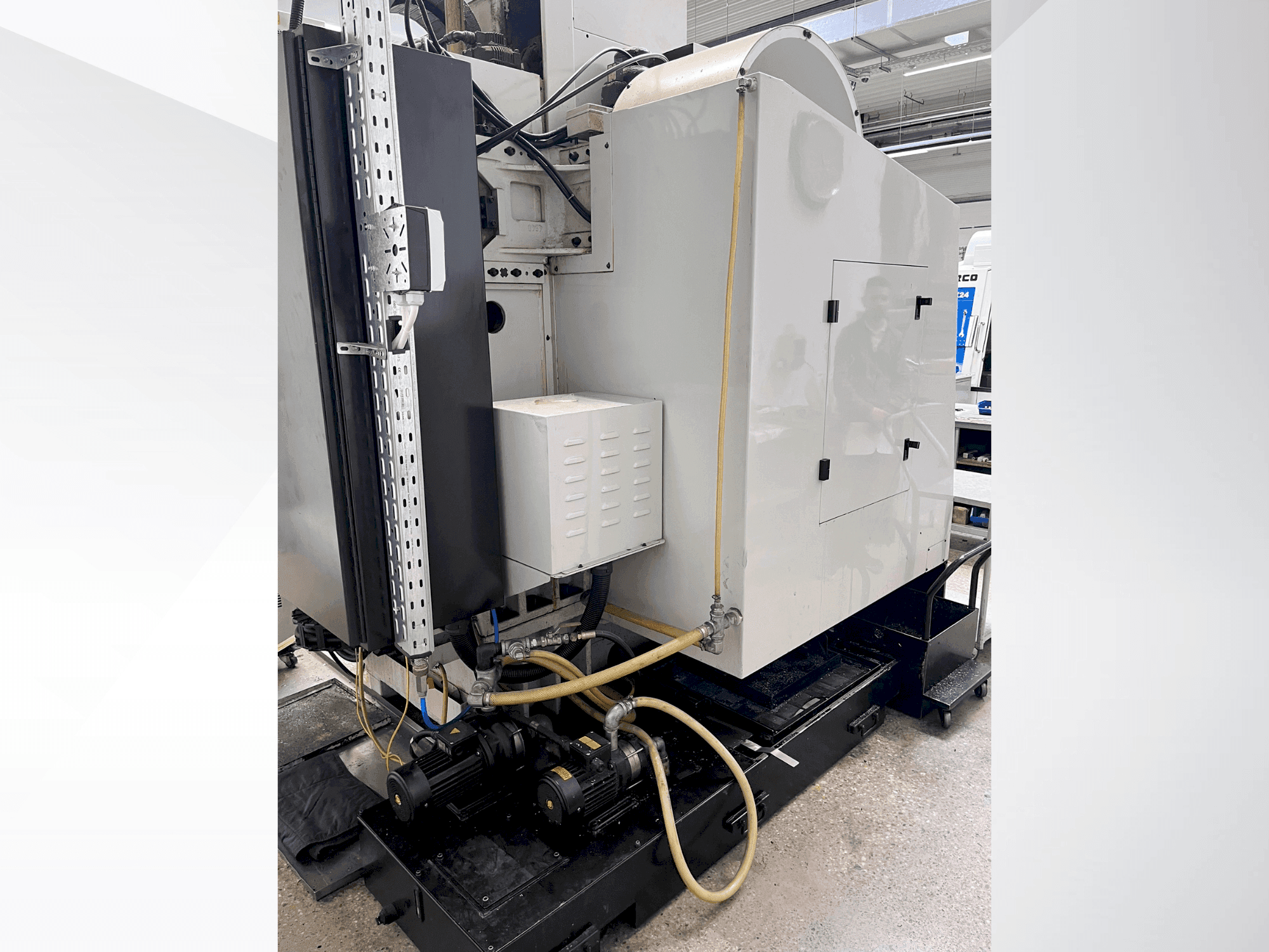 Makine Hurco VMX24S - Arkadan görünüm