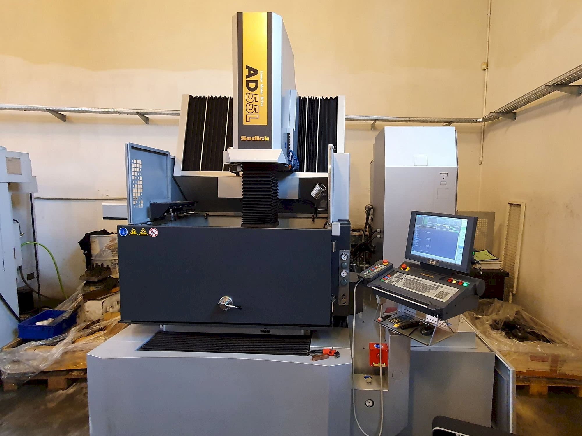 Makine Sodick AD55L - Önden görünüm