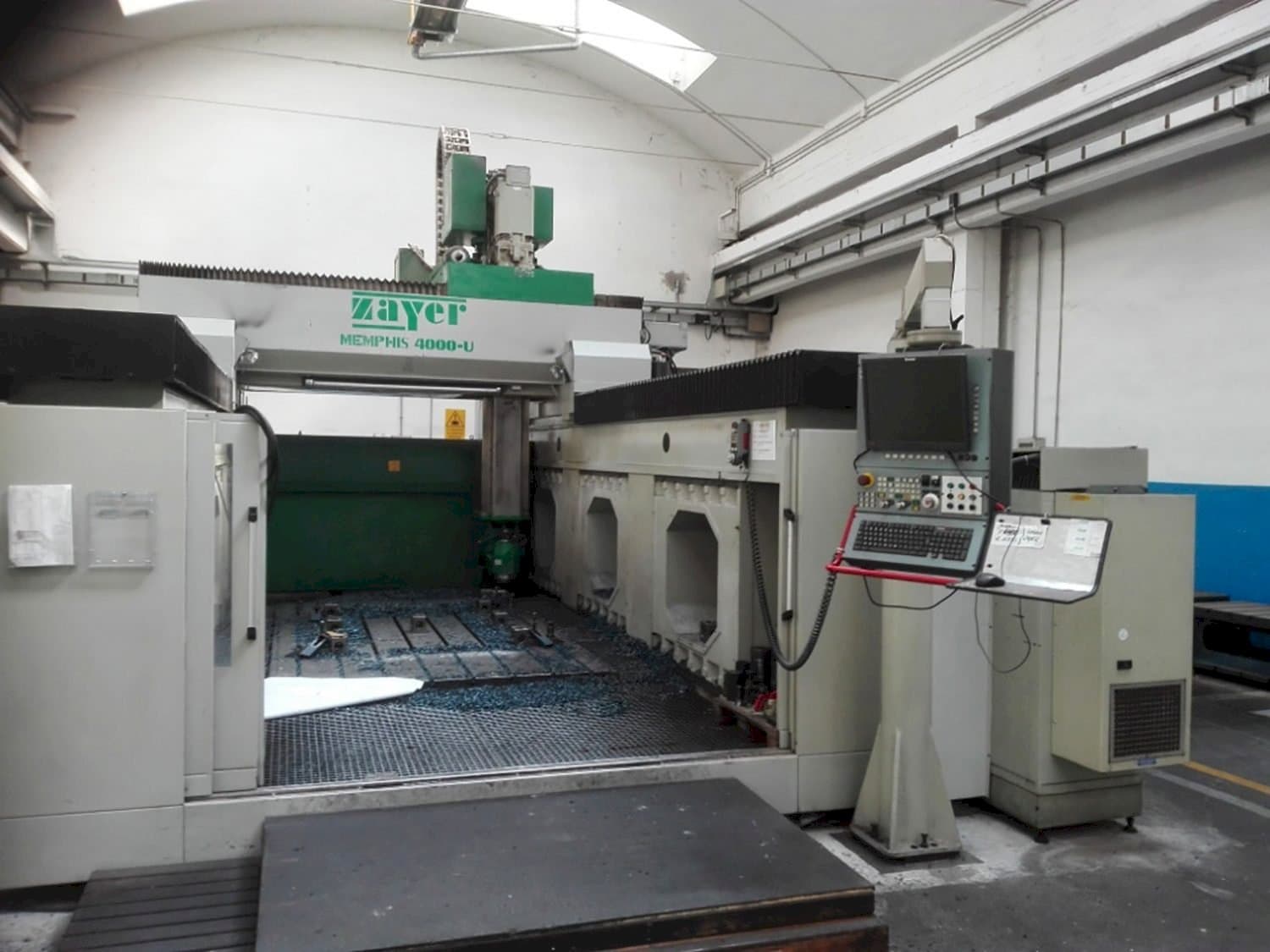 Makine Zayer Memphis 4000 - Önden görünüm