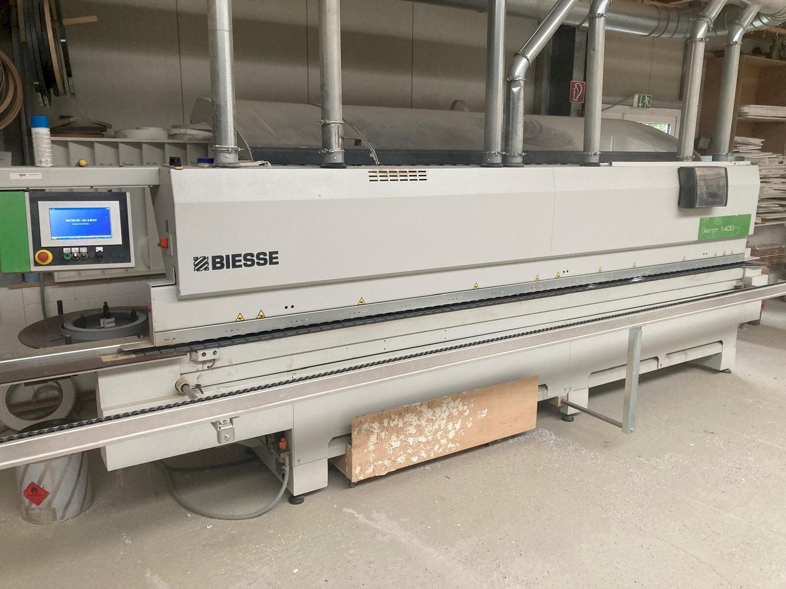 Makine  BIESSE AKRON 1440 - Önden görünüm