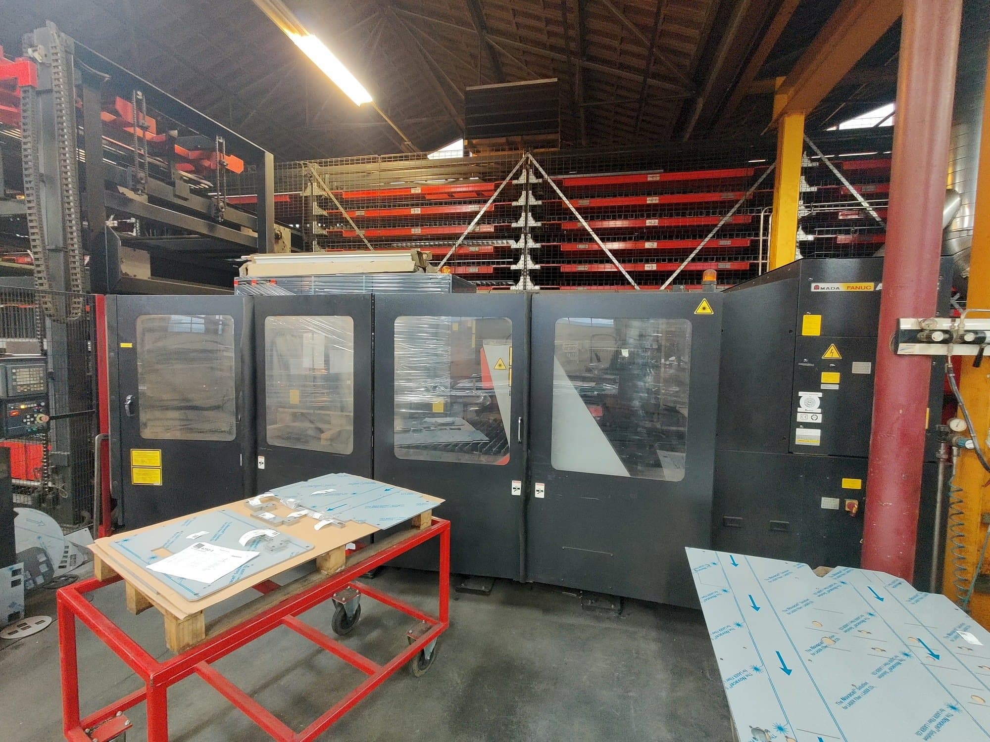 Makine AMADA FO 3015 - Önden görünüm