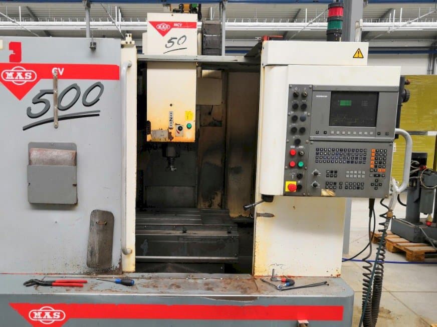 Makine KOVOSVIT MAS MCV 500 CNC - Önden görünüm