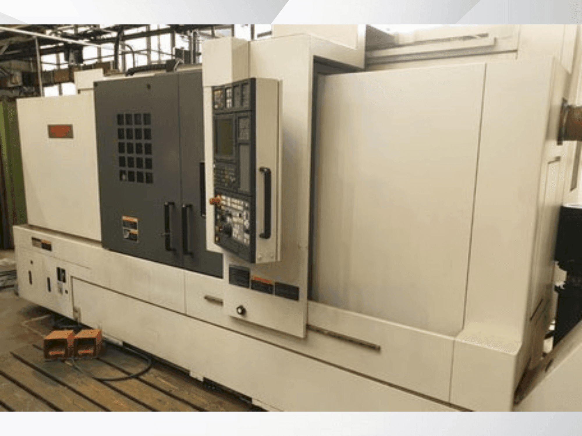 Makine  MORI SEIKI NL2500MC - Önden görünüm