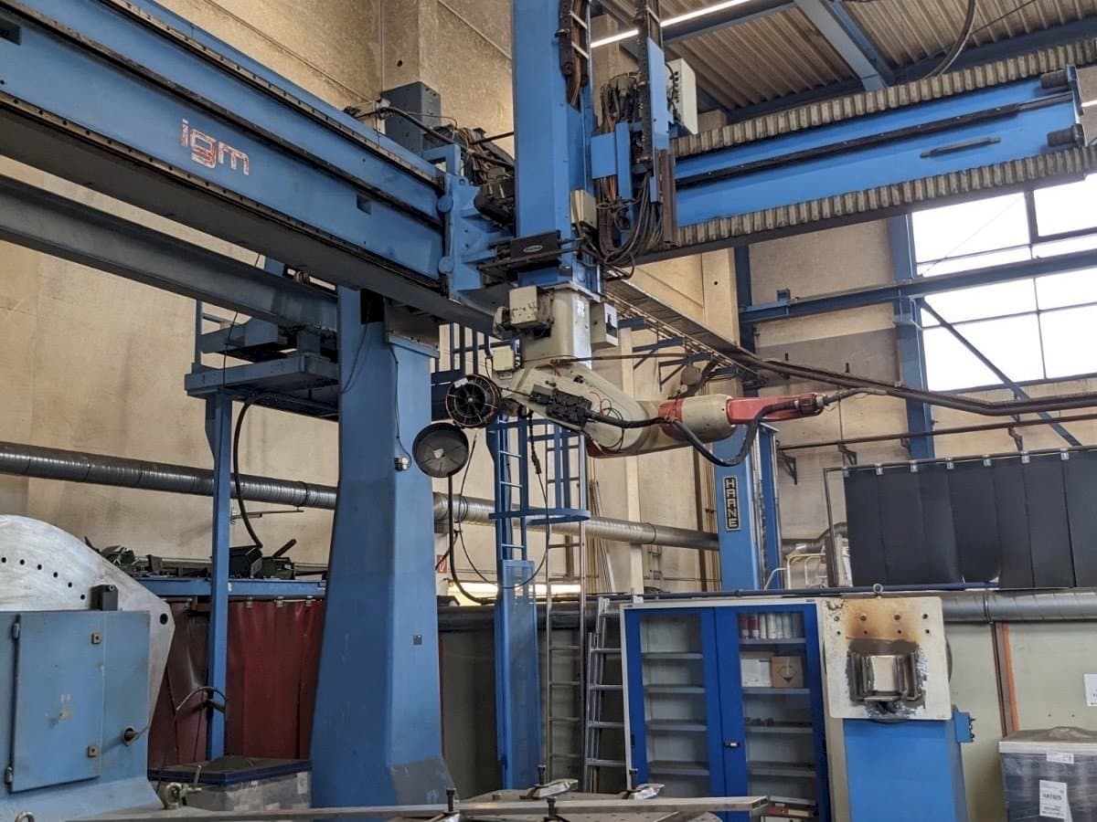 Makine IGM RTi 300-S - Önden görünüm