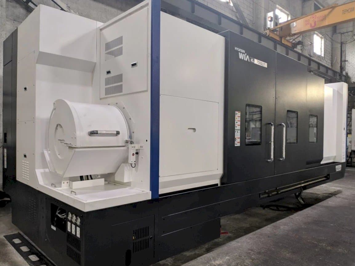 Makine  Hyundai Wia KL 7000 LY - Önden görünüm