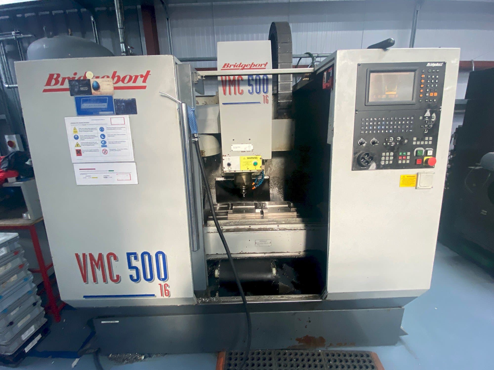 Makine Bridgeport VMC 500/16 - Önden görünüm