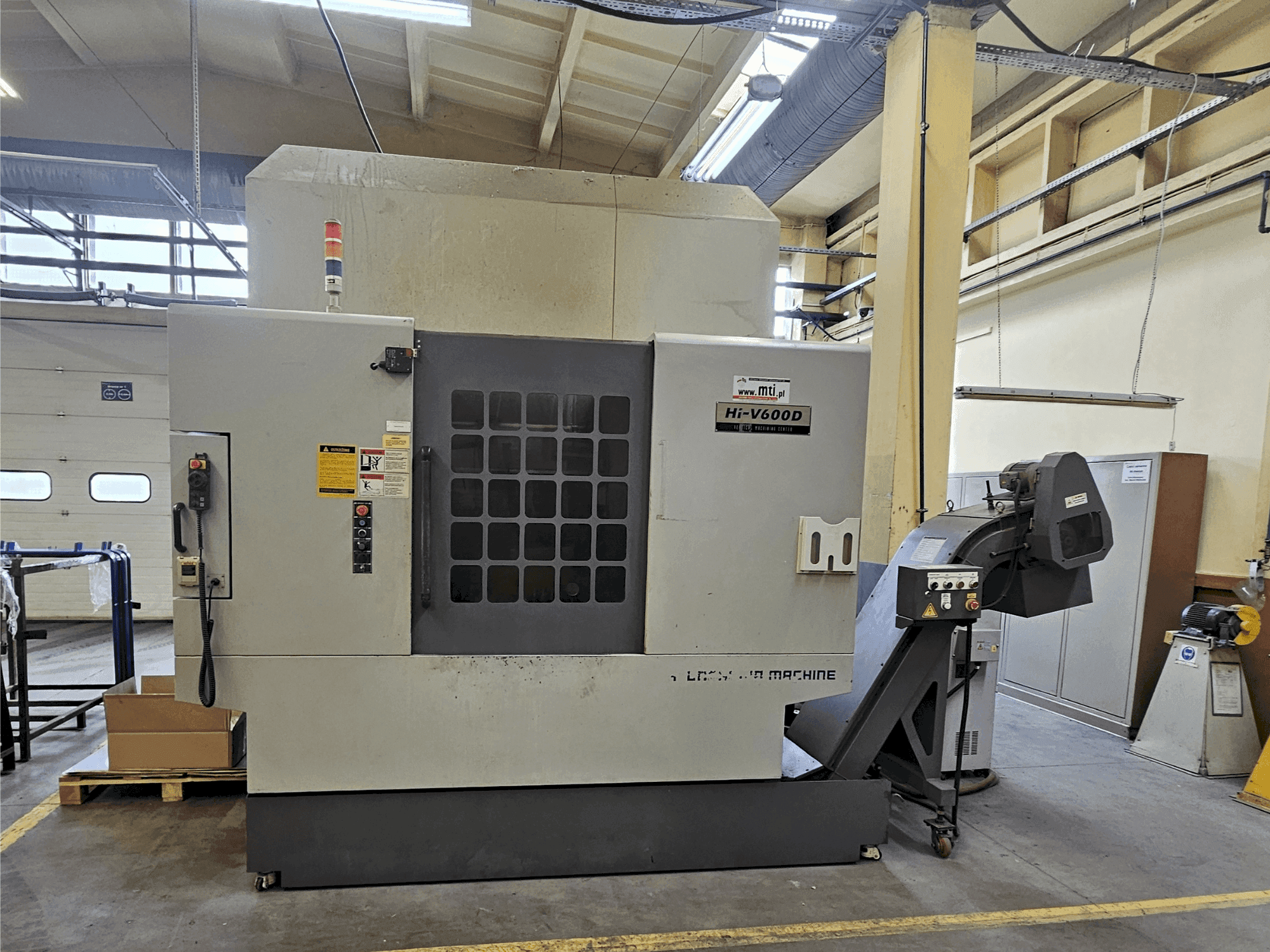 Makine HYUNDAI KIA Hi-V600D - Önden görünüm