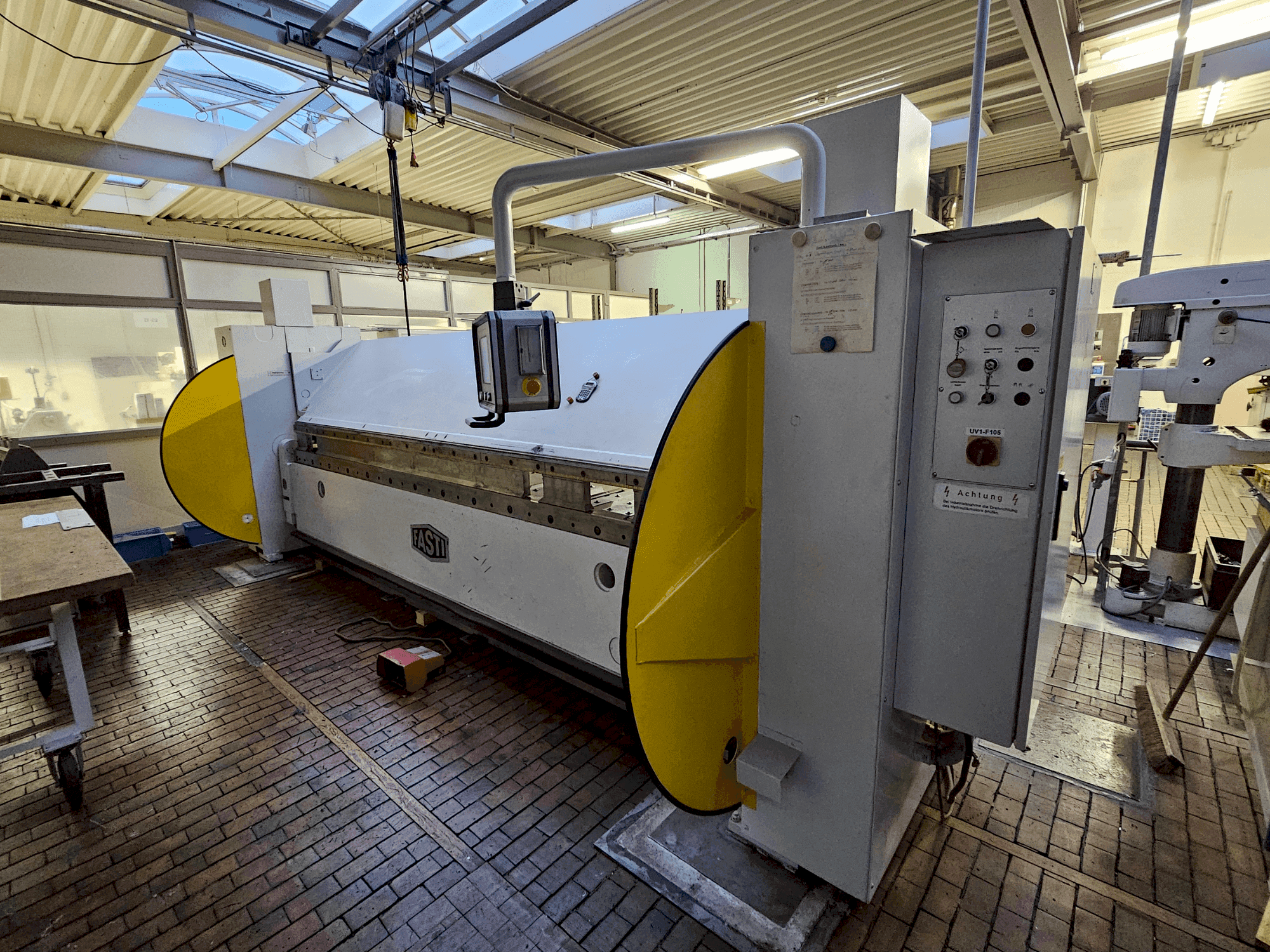 Makine SCHRODER-FASTI 215-40-4 - Önden görünüm