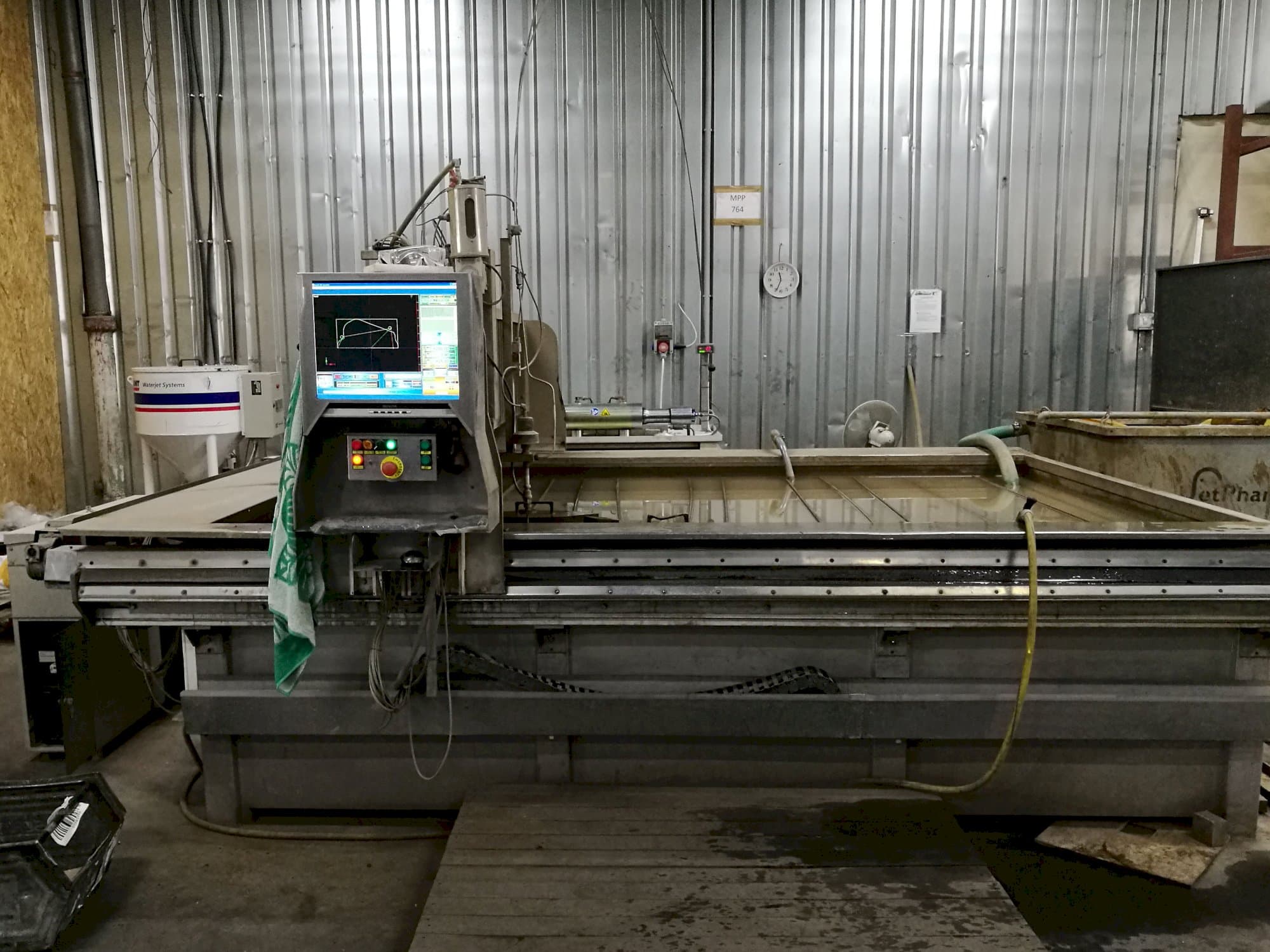 Makine  KMT - Önden görünüm SLV 50 CLSC