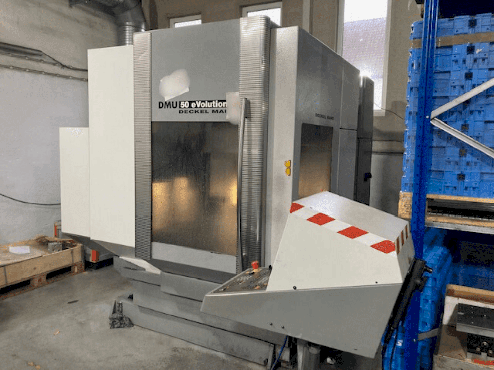 Makine  DMG MORI DMU 50 evolution - Önden görünüm