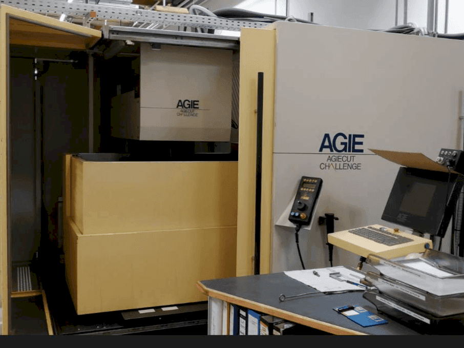 Makine AGIE AGIECUT CHALLENGE 3 - Önden görünüm