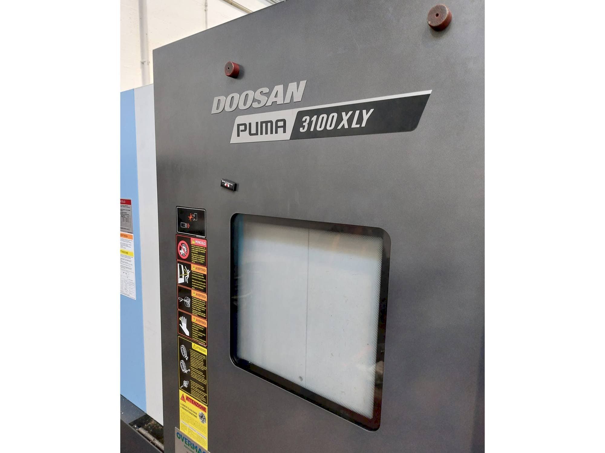 Makine DOOSAN Puma 3100LY - Önden görünüm