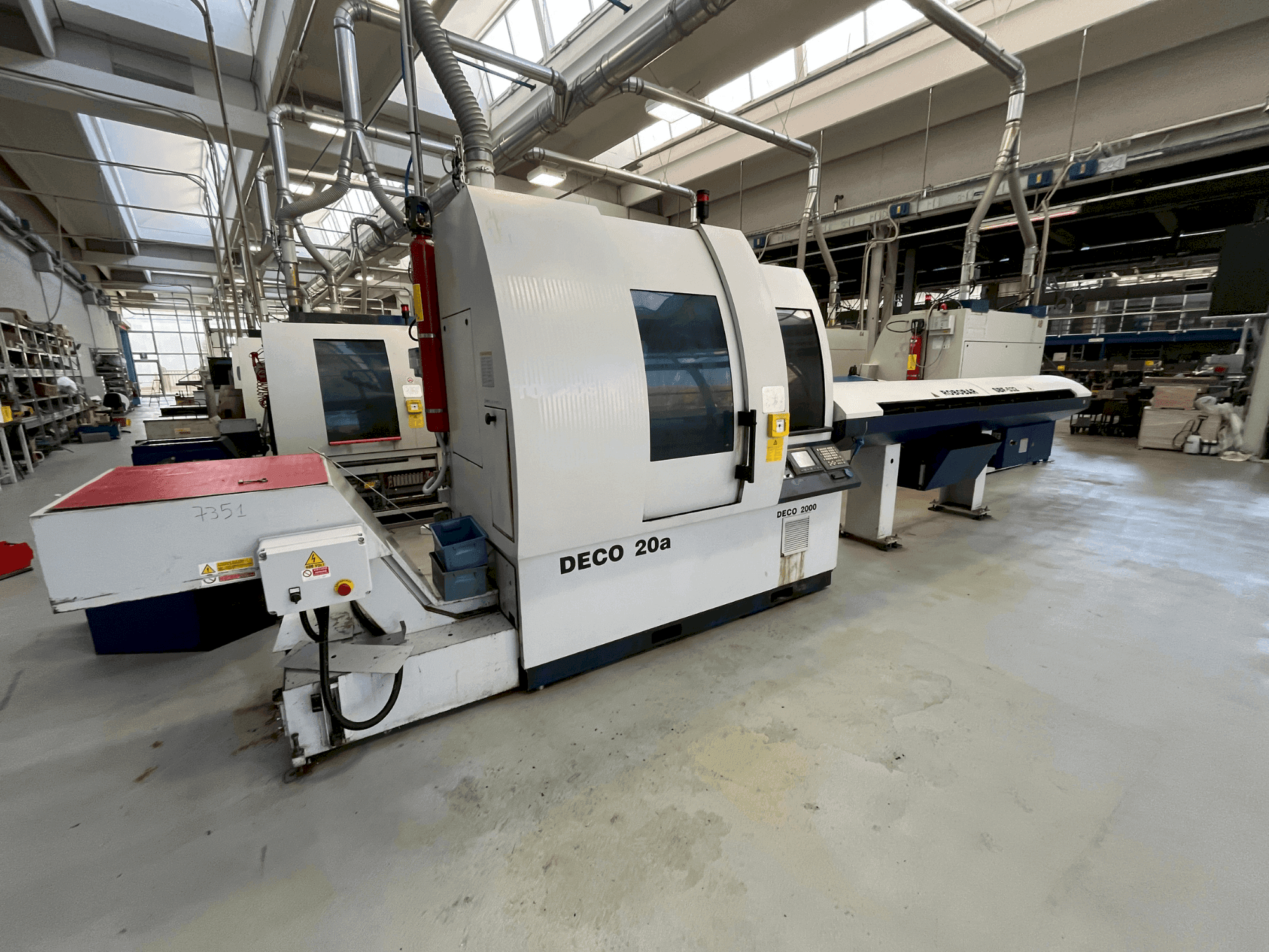 Makine  TORNOS DECO 20A - Önden görünüm