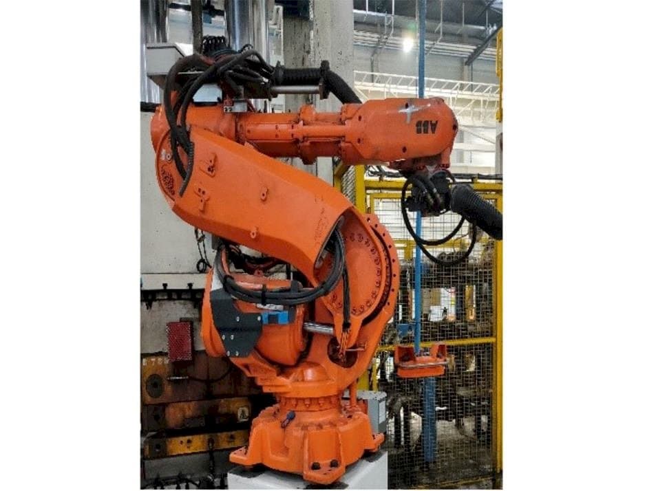 Makine ABB IRB 6640-185/2.8 - Önden görünüm